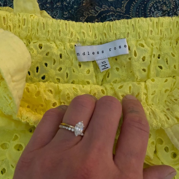 Nwt Endless rose women’s yellow top. Sz.Xs - Picture 3 of 4